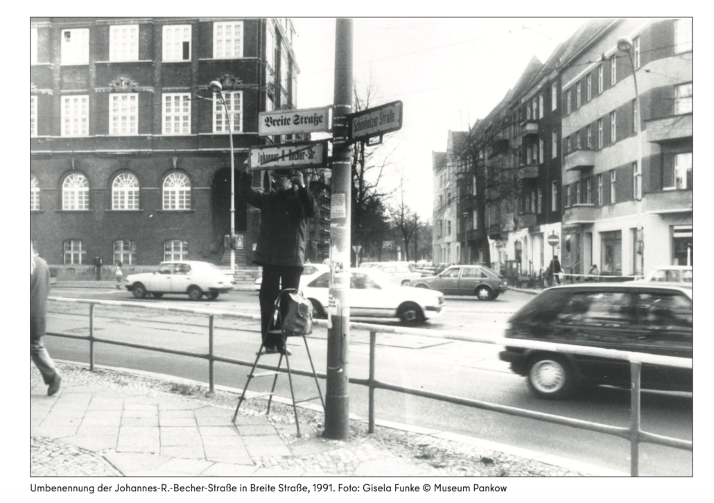 Umbenennung der Johannes-R.-Becher-Straße in Breite Straße, 1991.