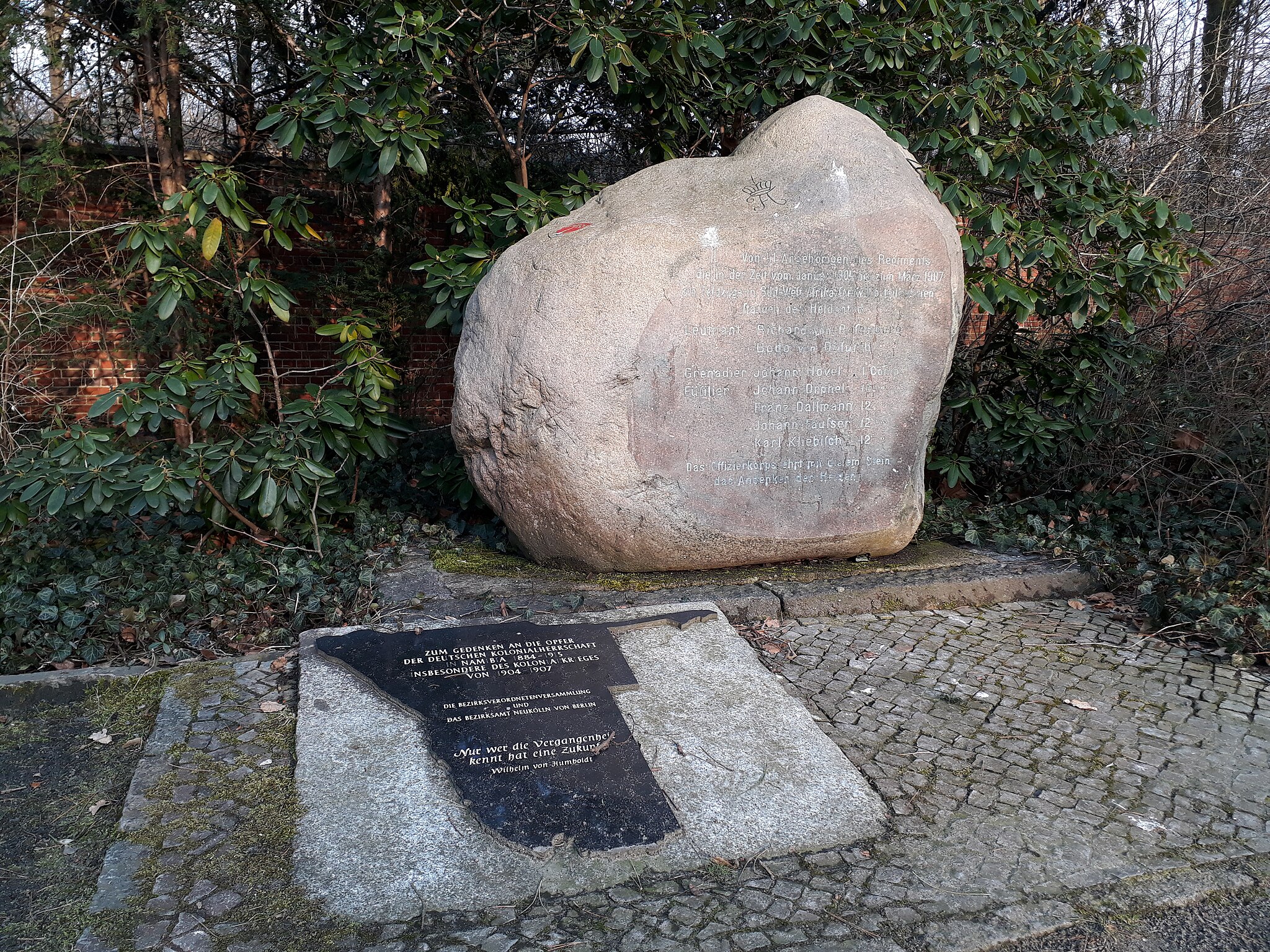 Sogenannter Herero-Stein auf dem Friedhof am Columbiadamm, Berlin