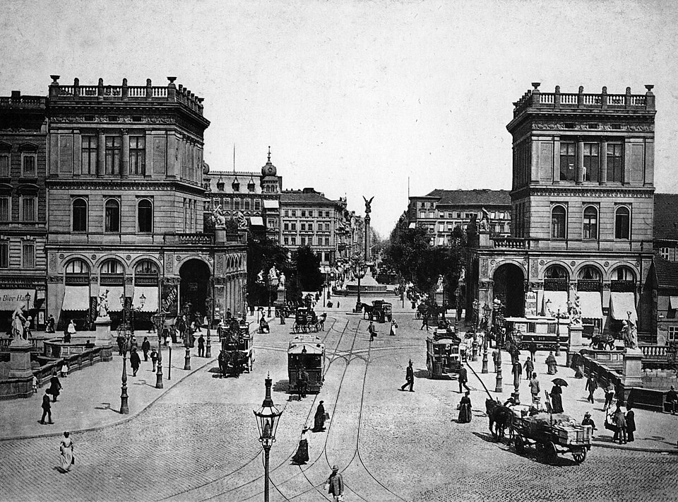 Halleschen Tor/Belle-Alliance-Platz, Berlin 1894 Historische Aufnahme des Halleschen Tors in Berlin im Jahr 1894